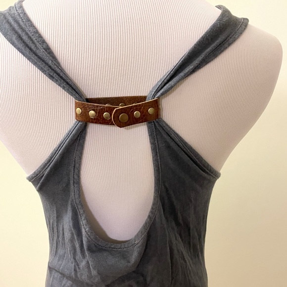 Sfrd scoop front tank top with small leather back closure - Picture 6 of 13